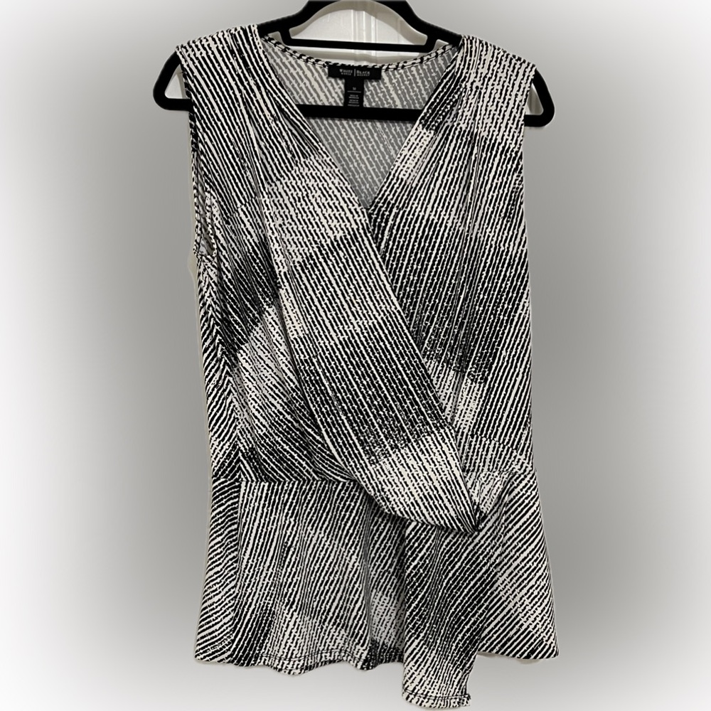 White House Black Market Sleeveless V Neck Tunic Top